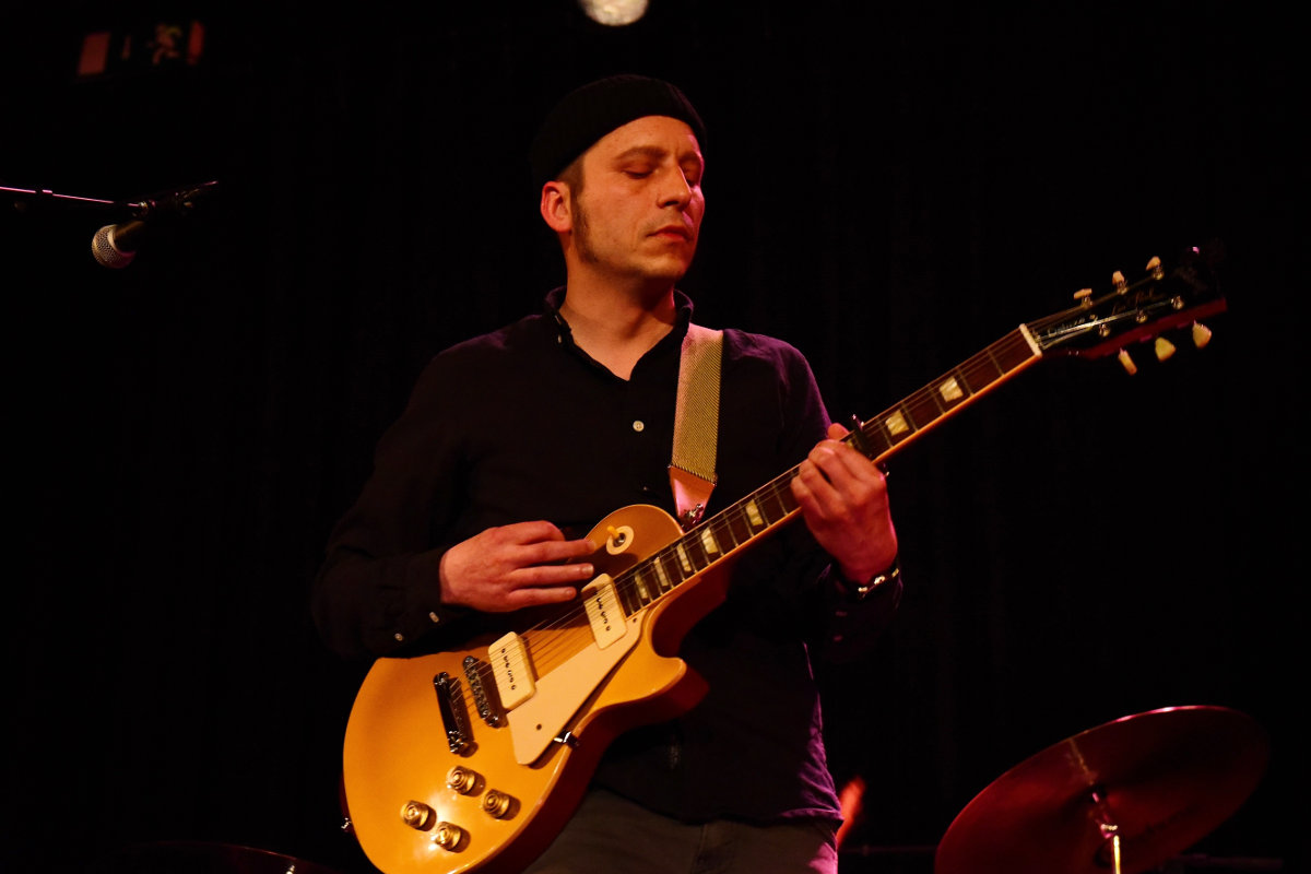 ENDLICH MITTWOCH! SOLOSTUNDE - Urs Vögeli, 12.12.2018