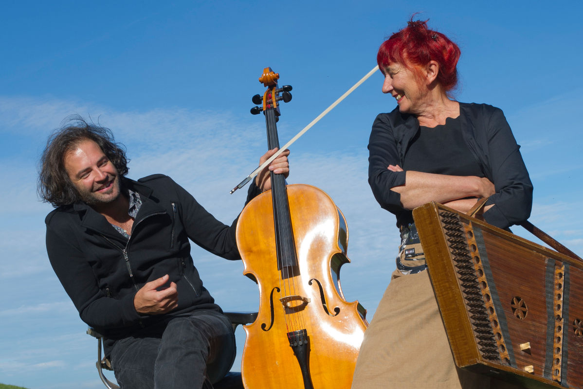 Carlo Niederhauser (Cello) & Barbara Schirmer (Hackbrett)